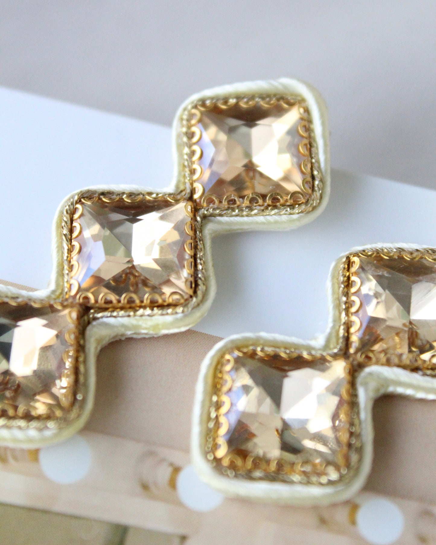 Aros Atria Dorado