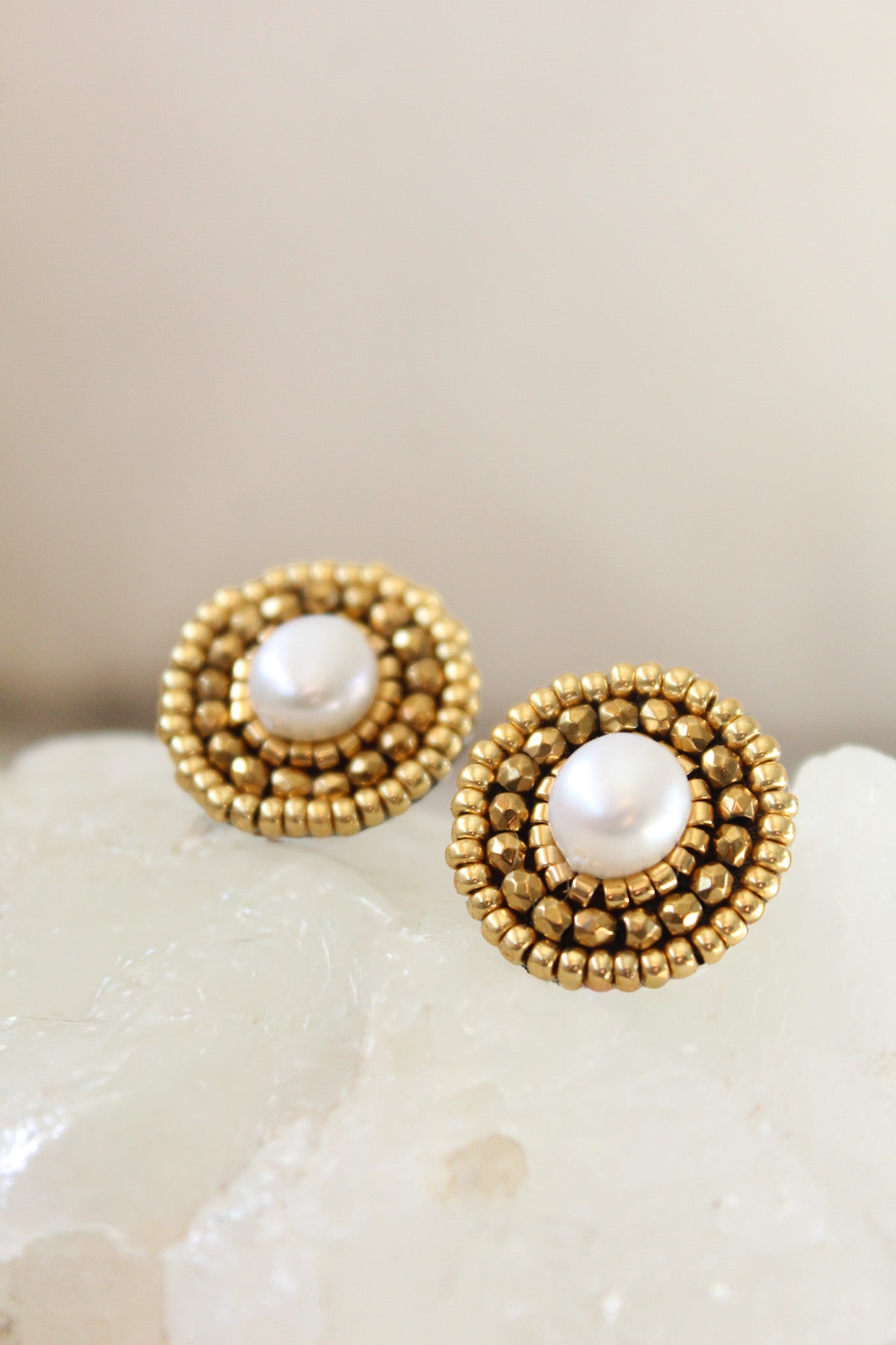 Aros Oro Perla Blanca