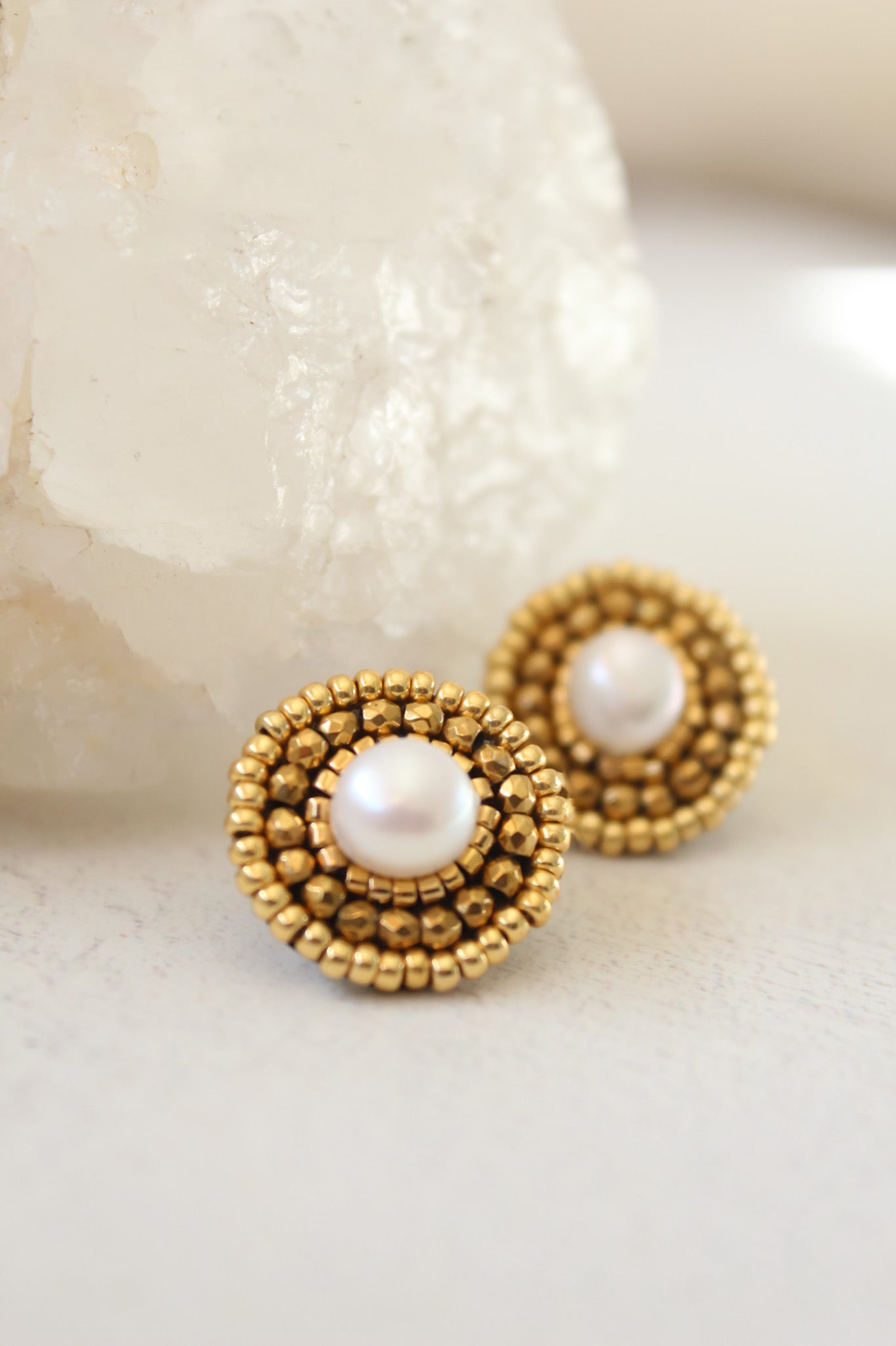 Aros Oro Perla Blanca